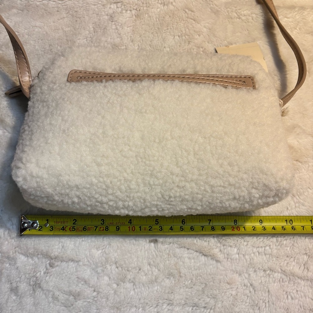 NWT Universal Thread Crossbody Bag Addison Cream Sherpa Tan Vegan Leather Zipup - Picture 14 of 16